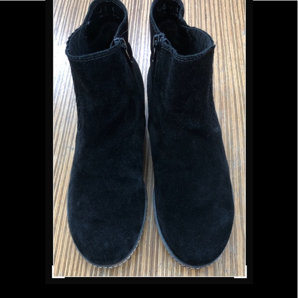 Gabor Black Suede Chelsea Ankle Boots Booties - Picture 2 of 8